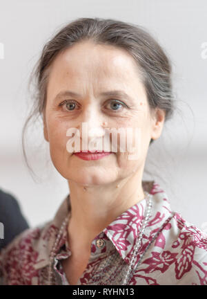 Berlin, Deutschland. 14 Mär, 2019. Sasha Waltz, die künftigen Co-director, genommen Nach einer Pressekonferenz der Saison 2019/20 Programm zu präsentieren. Credit: Monika Skolimowska/dpa-Zentralbild/dpa/Alamy leben Nachrichten Stockfoto