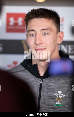 Hensol, Wales, UK. 14. März 2019. Josh Adams von Wales steht die Presse nach der Mannschaft wurde angekündigt, Irland im Guinness sechs Nationen Rugby Meisterschaften zu Gesicht. Credit: Mark Hawkins/Alamy leben Nachrichten Stockfoto