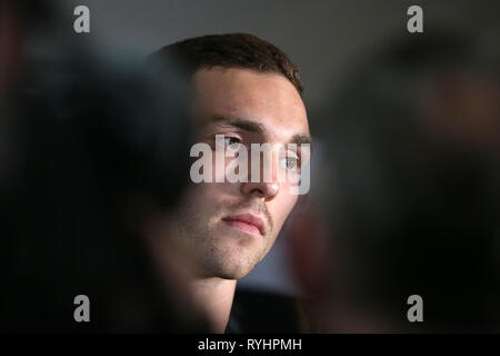 Hensol, Wales, UK. 14. Mär 2019. Wales Rugby Spieler George North spricht zu den Medien. Wales Rugby Team Ankündigung Pressekonferenz im Vale Resort Hensol, in der Nähe von Cardiff, South Wales am Donnerstag, den 14. März 2019. Das Team bereitet sich auf ihre endgültige Guinness sechs Nationen gegen Irland dieses Wochenende. pic von Andrew Obstgarten/Alamy leben Nachrichten Stockfoto