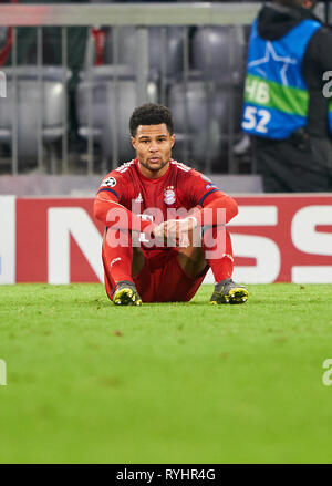 München, Deutschland. 13 Mär, 2019. Serge GNABRY, FCB 22 traurig, enttäuscht, wütend, Emotionen, Enttäuschung, Frustration, Frustration, Traurigkeit, Verzweiflung, Hoffnungslosigkeit, FC BAYERN MÜNCHEN - FC Liverpool 1-3 UEFA Fußball Champions League, München, 13. März 2019, Saison 2018/2019, Runde der letzten 16, FCB, Rot, Bayern, Kredit: Peter Schatz/Alamy leben Nachrichten Stockfoto