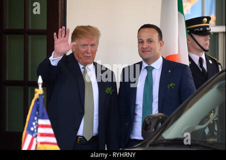 Washington, Vereinigte Staaten von Amerika. 14 Mär, 2019. Präsidenten der Vereinigten Staaten Donald J. Trumpf begrüßt irische Premierminister Leo Varadkar zum Weißen Haus. Credit: Erin Scott/CNP | Verwendung der weltweiten Kredit: dpa/Alamy leben Nachrichten Stockfoto