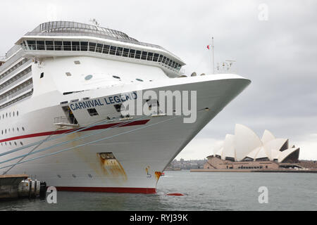 Der Carnival Legend Kreuzfahrtschiff am Overseas Passenger Terminal in Sydney, Australien. Stockfoto