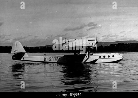 Verkehr/Transport, Luftfahrt, Wasserflugzeug, Flugboot Dornier Do J II Wal der Deutschen Lufthansa, in Wasser, Anfang der 30er-Jahre-Additional-Rights Clearance-Info - Not-Available Stockfoto