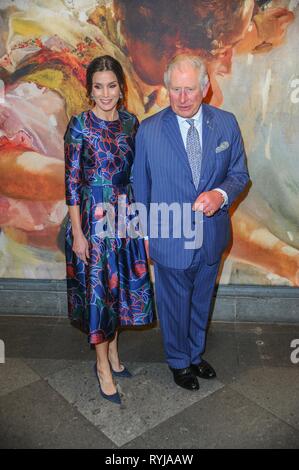 Ihre Majestät Königin Letizia von Spanien und Prinz Charles sind während der Eröffnung der Sorolla gesehen: Spanischer Meister des Lichts in der National Gallery in London. Stockfoto