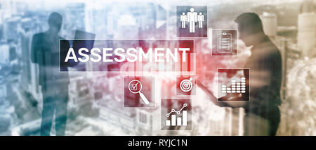 Bewertung Bewertung Analytik Business und Technologie Konzept auf unscharfen Hintergrund Stockfoto