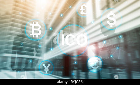 ICO - die erste Münze, und Blockchain cryptocurrency Konzept auf unscharfen Geschäft Gebäude Hintergrund Stockfoto