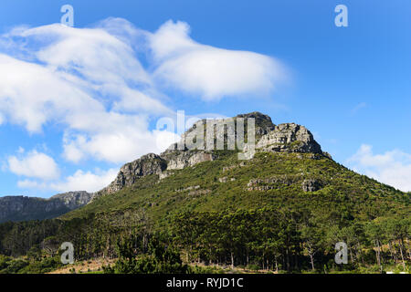 Ein Blick auf den Tafelberg von der Rückseite des Berges. Stockfoto