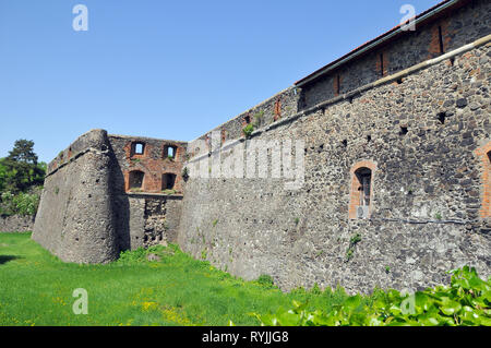 Alte ungarische Schloss (drugeth's Castle) in Ushgorod in der Ukraine. Zwischen dem 13. und 18. Jahrhundert gebaut. Az ungvari var oder Drugeth - Var. Stockfoto