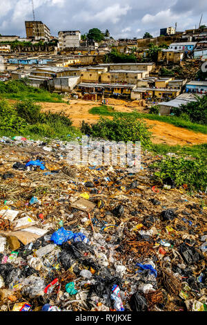 Slums in Abidjan, Elfenbeinküste. Stockfoto