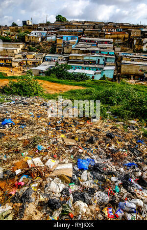 Slums in Abidjan, Elfenbeinküste. Stockfoto