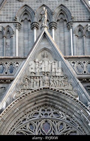 Nidarosdom. Jesus Christus. Das letzte Gericht. West Front. Trondheim. Norwegen. Stockfoto