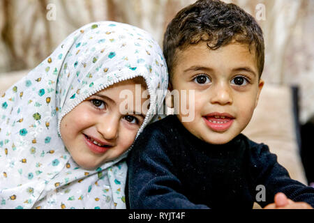 Palästinensische Kinder in Tulkarem, West Bank, Palästina. Stockfoto