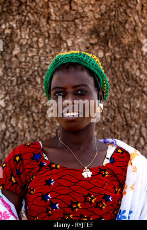 Lächelnde Frau im Norden von Togo. Stockfoto