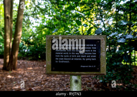 Bhagavad-Gita Spaziergang bei Bhaktivedanta Manor, Watford, Großbritannien Stockfoto