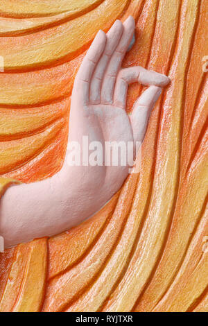 Tinh Xa Ngoc Chau buddhistischer Tempel. Hand des Buddha. Mudra: Geste der Argument. Close-up. Chau Doc Vietnam. Stockfoto