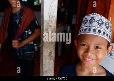 Jamiul Azhar Moschee. Muslimische Kinder in einer Madrassa Schule. Chau Doc Vietnam. Stockfoto