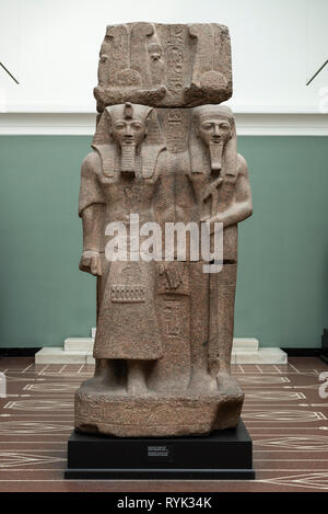 Kopenhagen. Dänemark. Statue der ägyptischen Pharao Ramses II (links) und der Gott Ptah-Tatenen (rechts). Ny Carlsberg Glyptotek. Herrschaft von Ramses II. Stockfoto