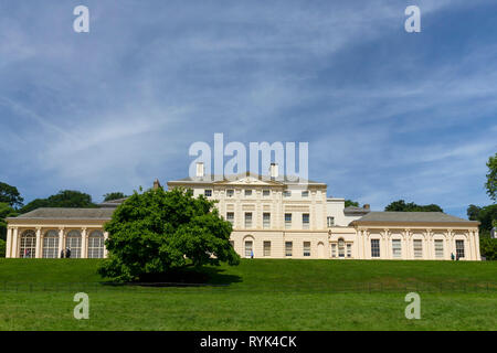 Die Außenseite des Kenwood Herrenhaus, Hampstead Heath, London, im Sommer, Sonne, England, UK, GB Stockfoto