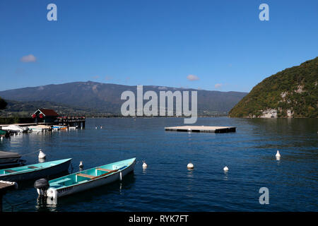 Der See von Annecy (Lac d'Annecy) in der Haute-Savoie: der drittgrößte See in Frankreich und als EuropeÕs saubersten See bekannt. Talloires. Frankreich. Stockfoto