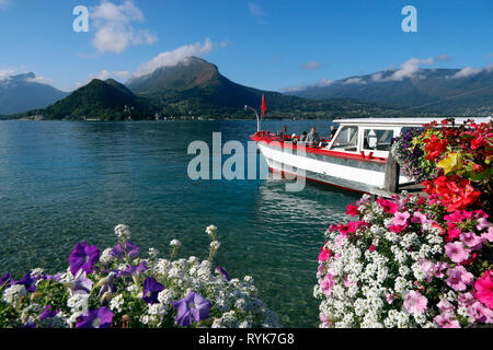 Der See von Annecy (Lac d'Annecy) in der Haute-Savoie: der drittgrößte See in Frankreich und als EuropeÕs saubersten See bekannt. Talloires. Frankreich. Stockfoto