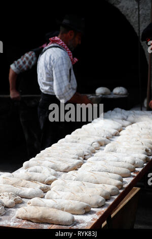 Alte Domancy Craft Festival. Traditionelle Brot zu machen. Frankreich. Stockfoto