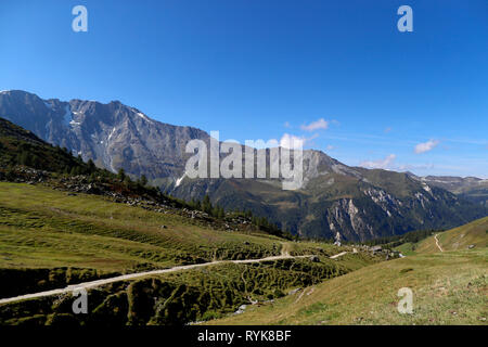 Die französischen Alpen. Mountain Road. Peisey Nancroix. Frankreich. Stockfoto