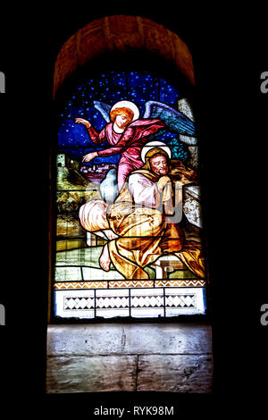 Saint Joseph's Church, Nazareth, Galiläa, Israel. Glasmalereien in der Grotte, St Joseph's Dream. Stockfoto