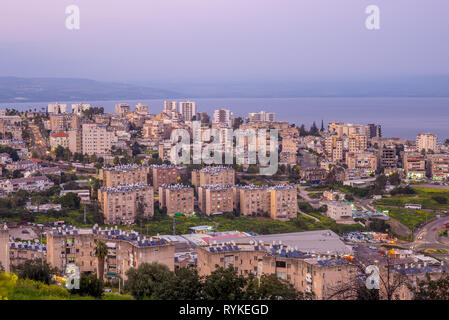 Skyline von Tiberias am Ufer von Galiläa, Israel Stockfoto