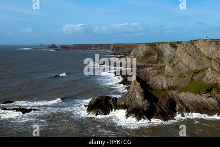 Blick über die Klippen zu Würmer aus der Bube auf Gower Stockfoto