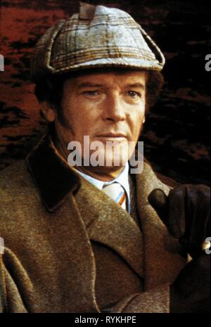 ROGER MOORE, SHERLOCK HOLMES IN NEW YORK, 1976 Stockfoto