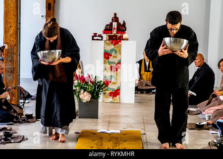 Zen sesshin (Retreats) in Paris, Frankreich. Mahlzeit. Stockfoto