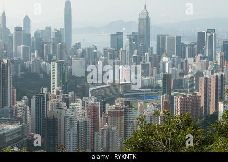 Wandern am Wong Nai Chung Lücke Trail, Hongkong - eine Website von einem verlassenen britischen Militär Position während der Schlacht von Hongkong im 2. Weltkrieg verwendet. Stockfoto