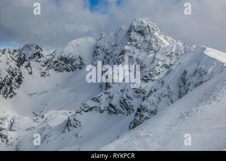 High Peak der Kasprowy Wierch in der Westlichen Tatra eine Polands im Winter Skigebiete Stockfoto