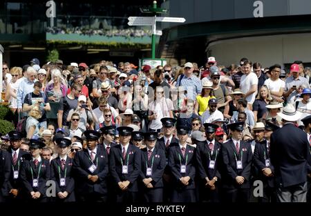 STEWARDS ZURÜCK WIMBLEDON MASSE, die Wimbledon Championships 2017, die Wimbledon Championships 2017, 2017 Stockfoto