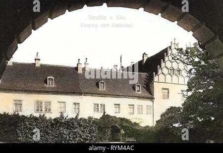 Schloss Strehla, Schloss Tore in Sachsen, 1908, Landkreis Meißen, Strehla, Eingang zum Schloßhof, Deutschland Stockfoto