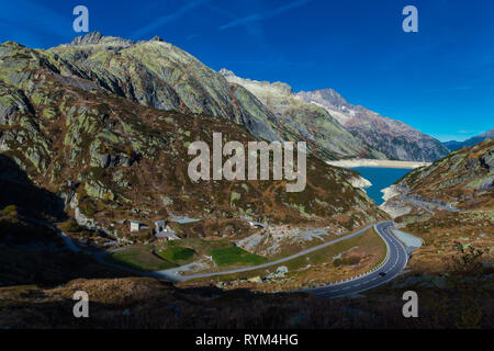 Totensee auf dem Gipfel der Grimselpass in den Alpen Stockfoto