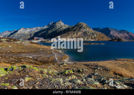 Totensee auf dem Gipfel der Grimselpass in den Alpen Stockfoto