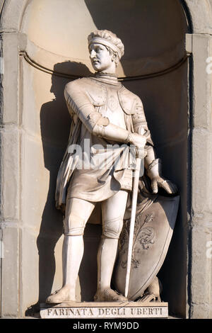 Farinata degli Uberti, Statue, die in den Nischen der Säulenhalle, die Uffizien in Florenz Stockfoto