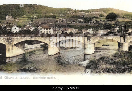 Brücken über die Saale in Bad Kösen, Stone Arch Bridges in Sachsen-Anhalt, Halle-Bebra Eisenbahnlinie, Eisenbahnbrücken in Sachsen-Anhalt, 1905, Sachsen-Anhalt, Bad Kösen, Eisenbahnbrücke, Deutschland Stockfoto