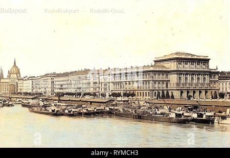 Lastkähne von Ungarn, Liegeplätzen und Kais in Budapest, Hauptgebäude der Ungarischen Akademie der Wissenschaften, 1906, Budapest, Rudolfs, Quai mit Lastschiffen Stockfoto