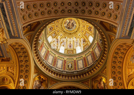 Dome in St. Stephans Basilika in Budapest, Ungarn Stockfoto