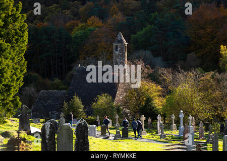 Der runde Turm in Glendalough in der Grafschaft Wicklow Stockfoto