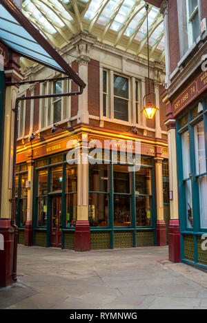 Leadenhall Market, einem der ältesten Märkte in London, London, England, Großbritannien Stockfoto