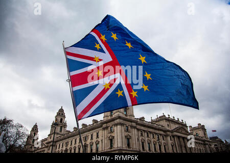 Flagge Europäische Union und Großbritannien Union Jack zur Unterstützung der Aufenthalt in Europa Stockfoto