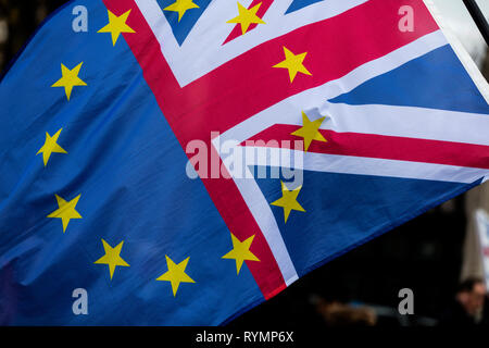 Flagge Europäische Union und Großbritannien Union Jack zur Unterstützung der Aufenthalt in Europa Stockfoto