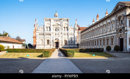 Reisen nach Italien - Green Court und Kirche von Certosa di Pavia Gra-Car (Karthäuserkloster, Monastero di Santa Maria delle Grazie, Santuario Gratiarum Stockfoto