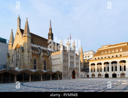 Guildhall komplex und Guild Hall Art Gallery Gebäude in der Straße in der Londoner City in Großbritannien. Museum Palace britische Architektur. Platz in der Altstadt, England, Stockfoto