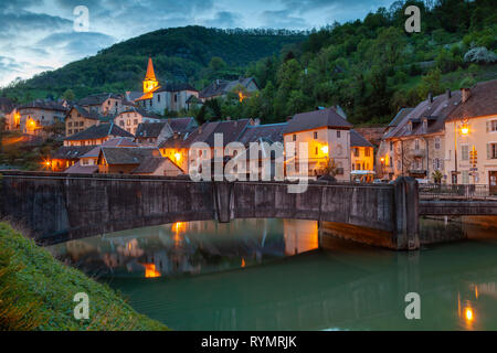 Abend in Lods Dorf in Franche Comte, Frankreich. Stockfoto