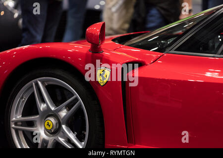 LONDON, Großbritannien - 18.Februar 2018: ein Ferrari Sportwagen im Classic Car Show in London Stockfoto
