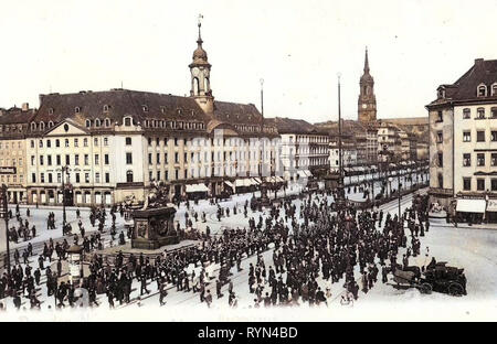 Goldener Reiter, Kirchen in Dresden, Rathäuser in Dresden, Pferdekutschen in Deutschland, Straßenbahnen in Dresden, Armee von Sachsen, 1904, Dresden, Hauptstraße und Goldener Reiter Stockfoto